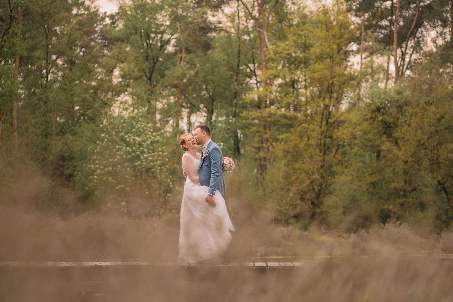 Een trouwreportage met romantische foto's door de huwelijksfotograaf te Lille.