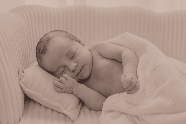Magische sprookjesachtige Newbornfoto's door de Newbornfotograaf te Antwerpen